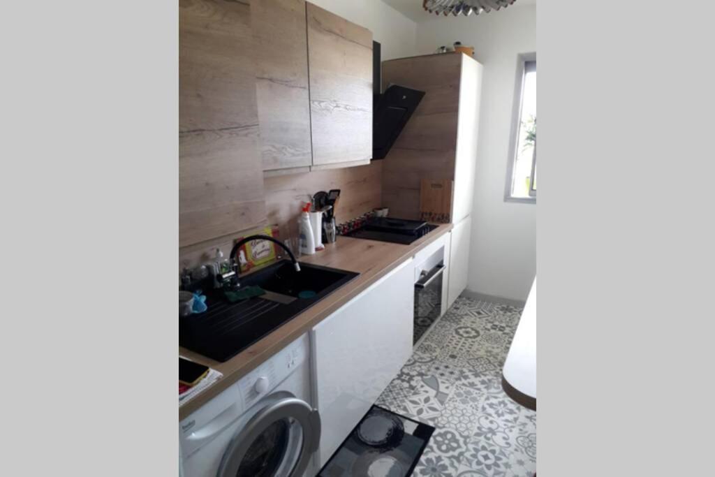Chaleureux Appart 2 Pieces Entierement Renove. Apartment Saint-Laurent-du-Var Luaran gambar