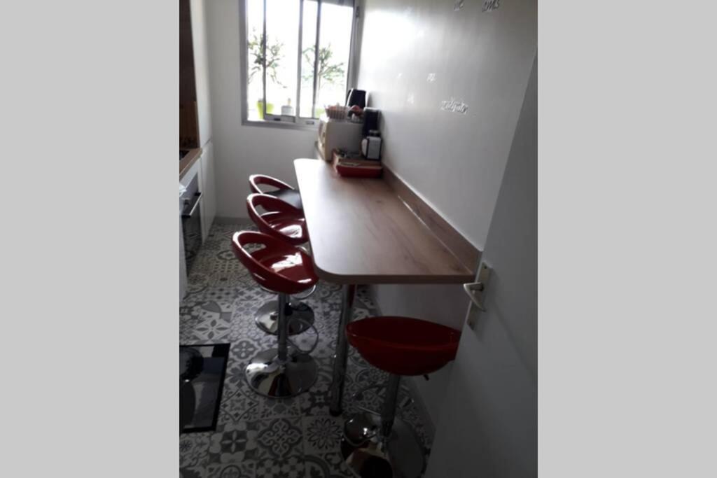 Chaleureux Appart 2 Pieces Entierement Renove. Apartment Saint-Laurent-du-Var Luaran gambar